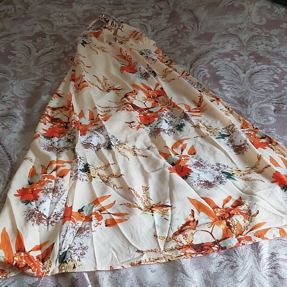 Floor length floral maxi dress - Picture 2 of 3
